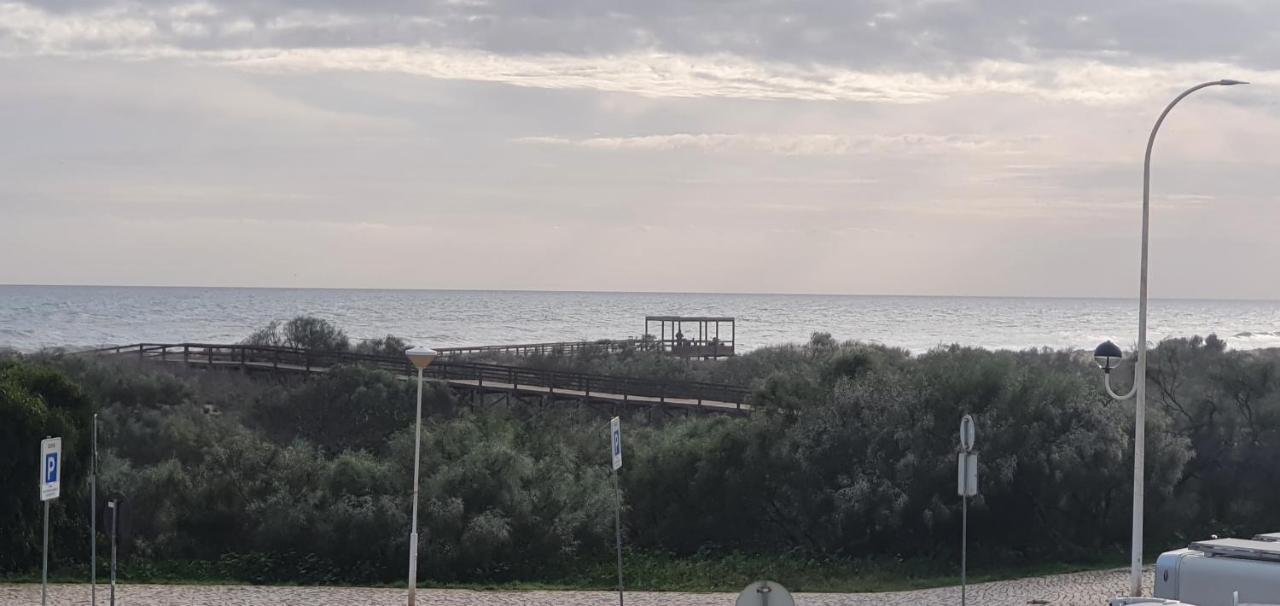 Апартаменты Monte Gordo T2 Frente Mar Экстерьер фото